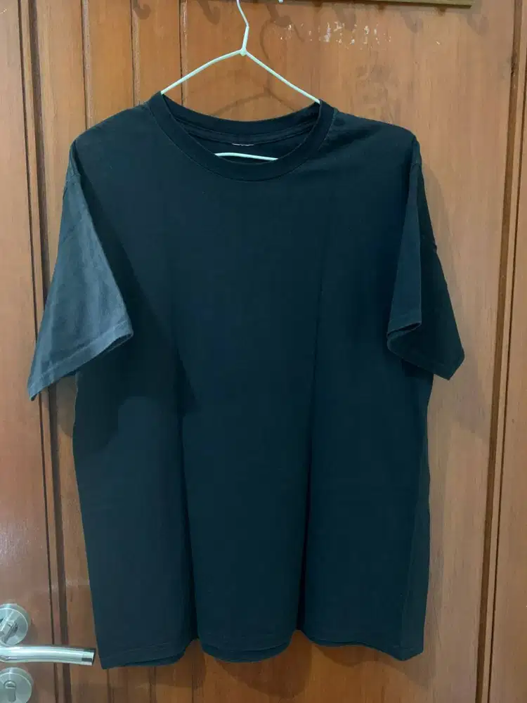 KAOS HITAM POLOS UKURAN L