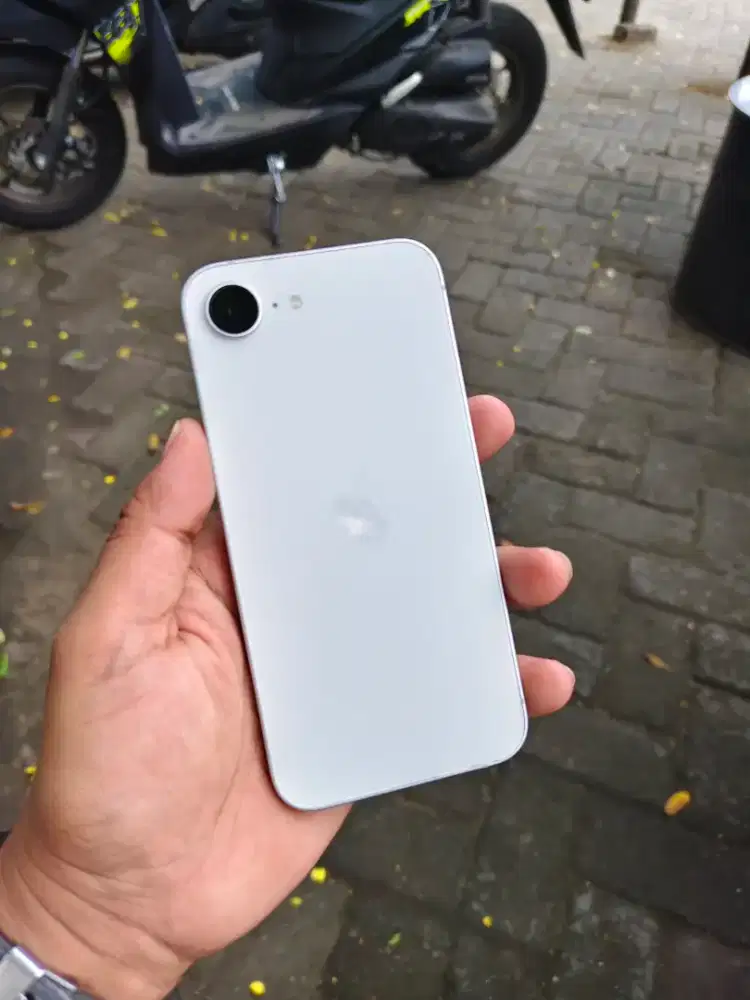 Iphone 16e 128Gb Ex Inter Wifi Only