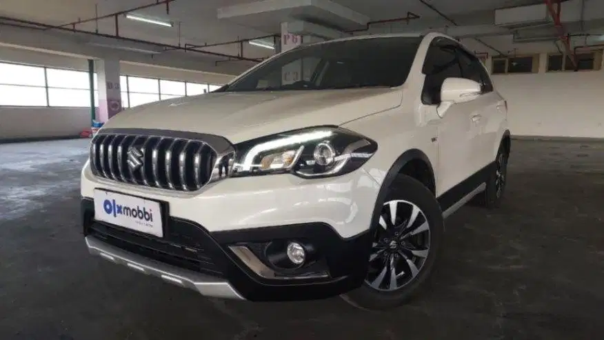 DP Rendah  10JT Suzuki SX4 1.5 S-Cross Bensin-AT 2019 Putih