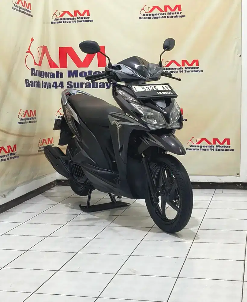 Honda Vario 125 KZR Tahun 2012 warna violet