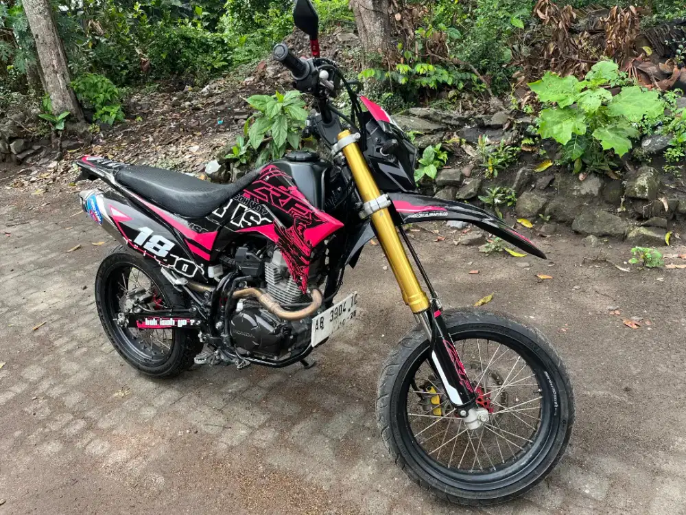 Honda CRF 150 HITAM