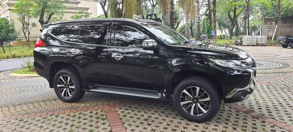 MITSUBISHI PAJERO SPORT 2.4 DAKAR 4X2 ULTIMARE SOLAR-AT 2019 HITAM