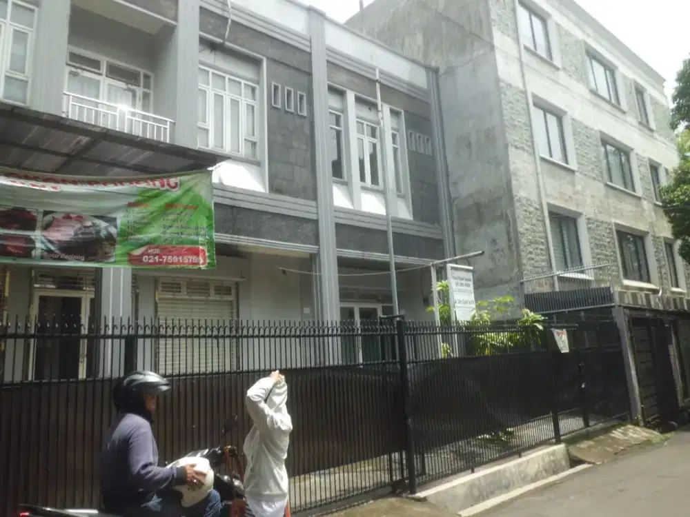 Ruko 1 Lantai ,Gandaria selatan,Madrasah 100m2 /80 m2,1Lantai ,130 jt/thn