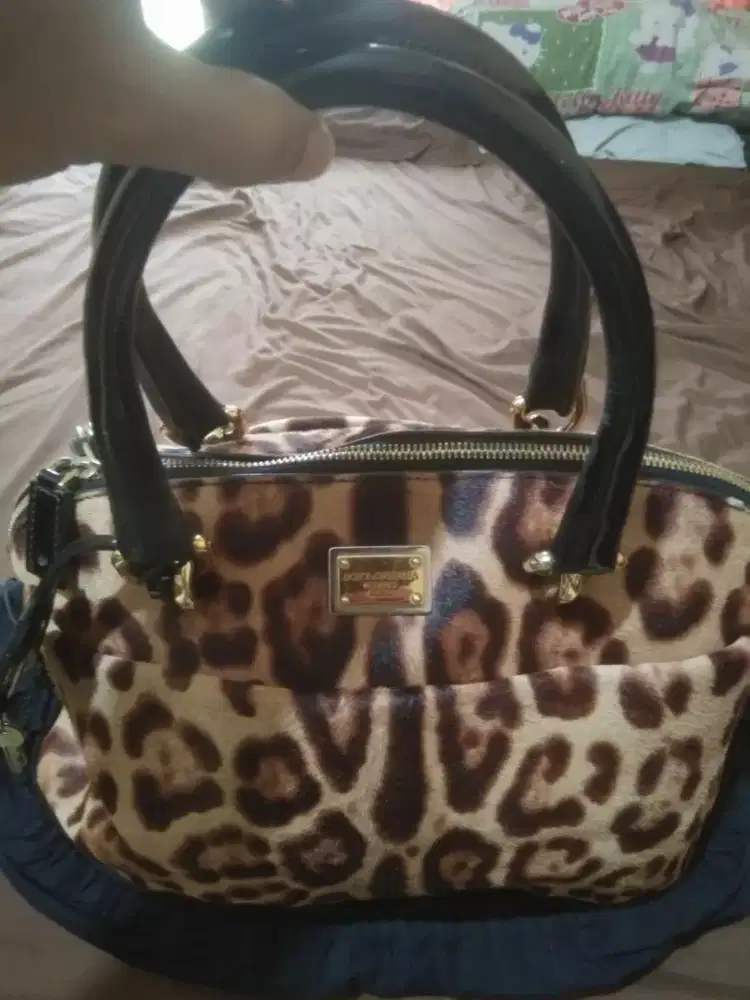 Di Jual ni Tas asli breanded merek dolce gabana di jamin asli brended