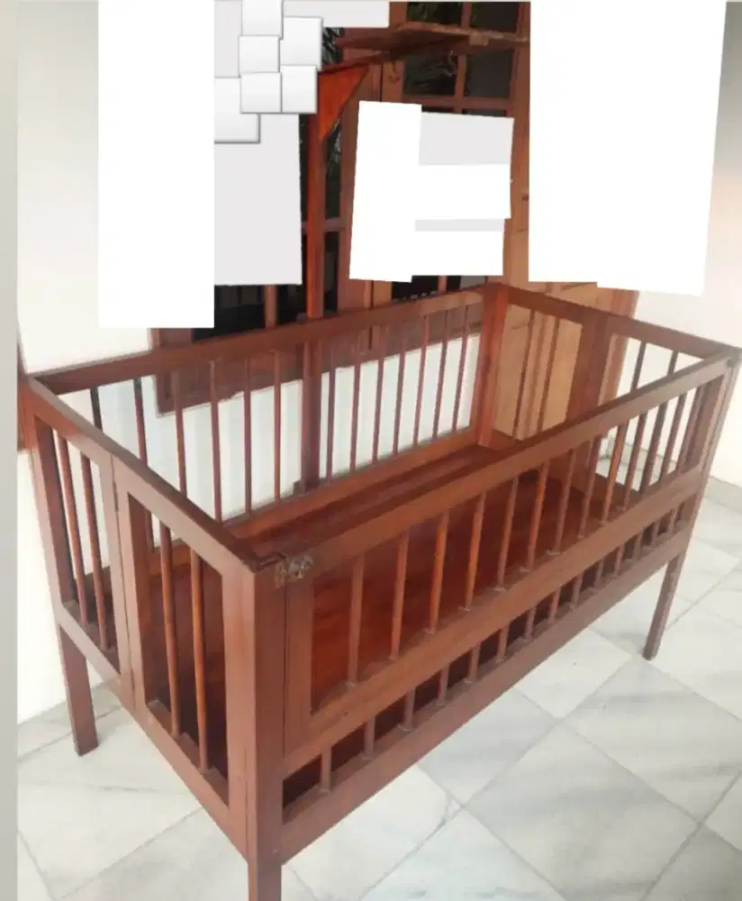 Tempat Tidur Bayi Kayu Jati