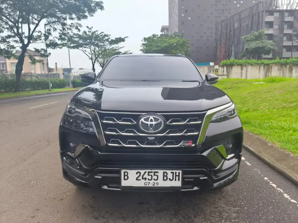 Fortuner GR 2.8 at 2024 Km 11rb Record