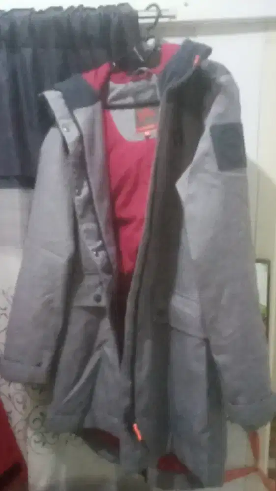 Jaket wanita size xs. Merek kari traa