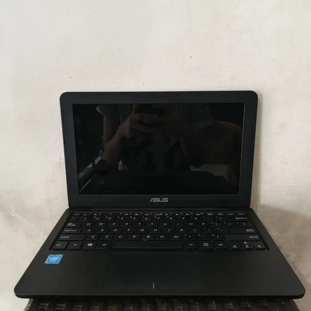 JUAL NOTEBOOK ASUS E202SA INTEL CELERON N3060 RAM 2GB HDD500GB