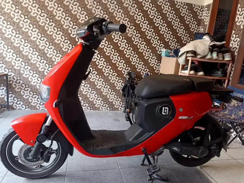 “Dijual Motor Listrik Super Soco Cumini Bekas Mulus – Baterai Awet”