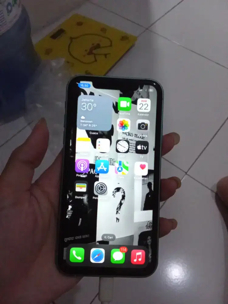iPhone xr housing 16 green 64gb