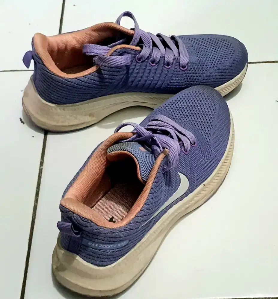 Sepatu Joging / Santai /Olahraga