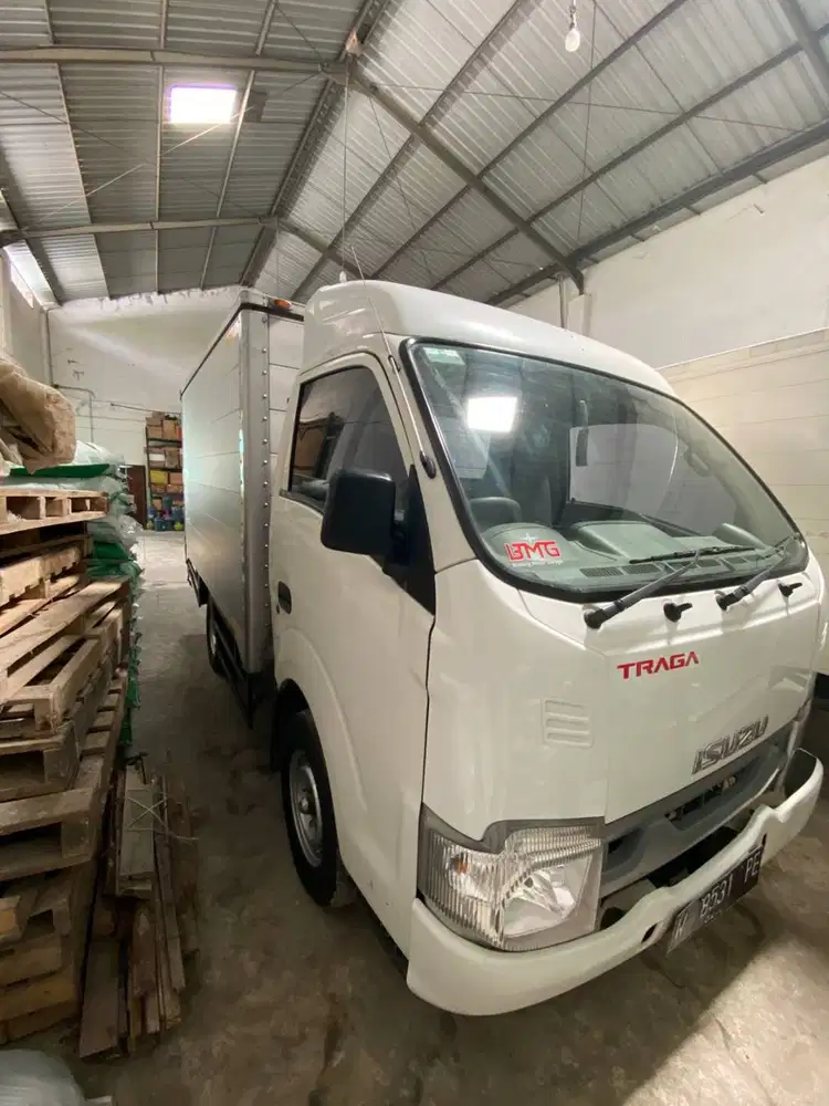 2022 Isuzu Traga 2.5 BOX Plat W Monita mobil bekas sekoto kediri