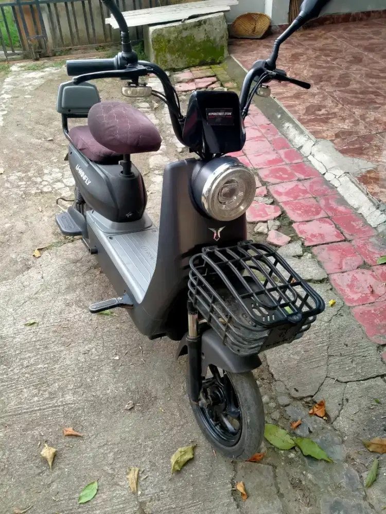 Sepeda Listrik Secound Merk U-Winfly