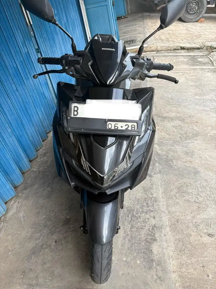 Dijual F1  new vario 160 cc like new