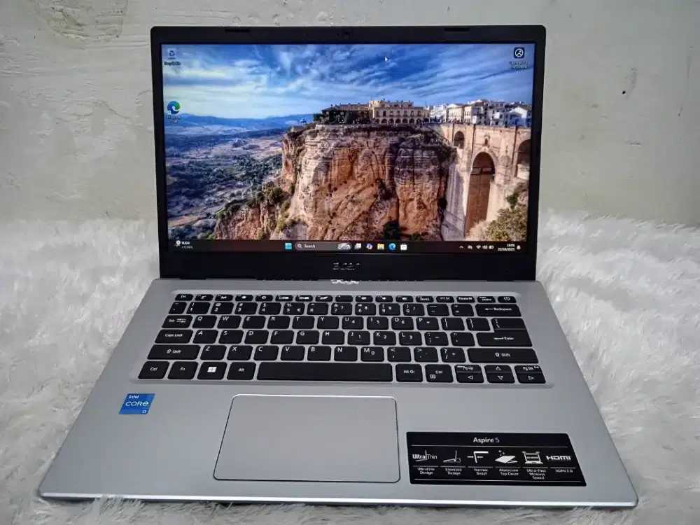 Acer Aspire A514-54
* 11th Gen Intel corei3-1115G4 Ram 8 GB SSD 512 GB