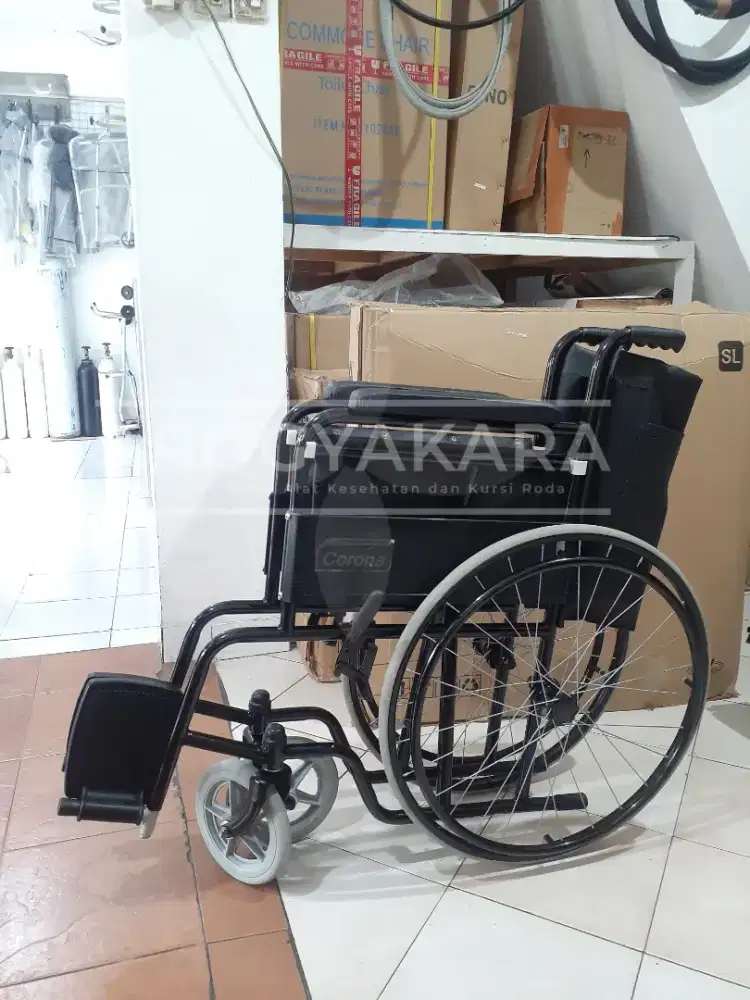 Kursi roda standart bekas