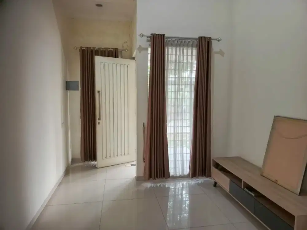 Dijual Cepat Rumah Siap Pakai Di Perumahan Graha Padma, Semarang