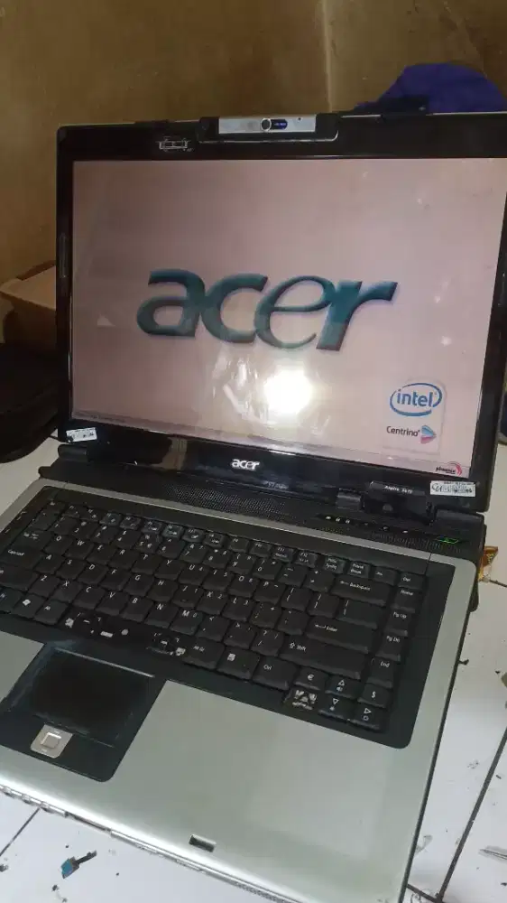 Laptop acer aspire 5670 ram 2gb minus tt/barter