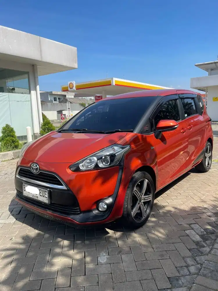 Toyota Sienta V Matic 2016