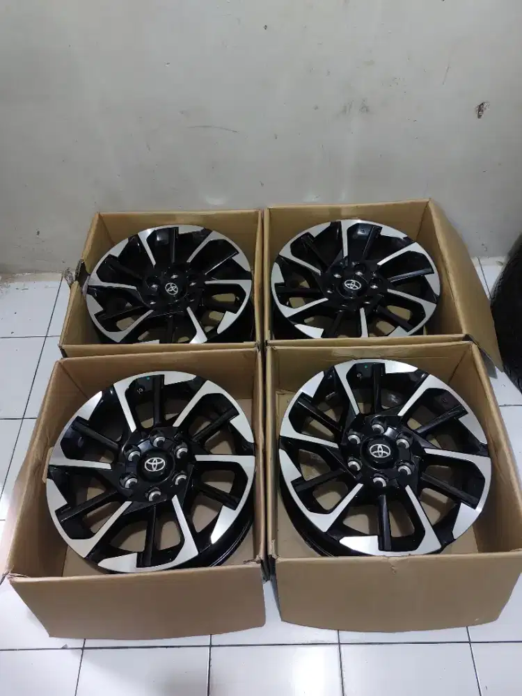 Jual velg fortuner gr sport ring 18 original