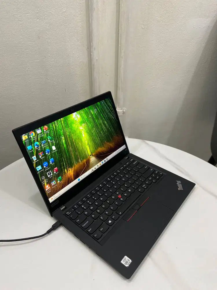 Laptop Lenovo ThinkPad T490 Core i5 Gen10 Ram 8GB 14inch N-EC