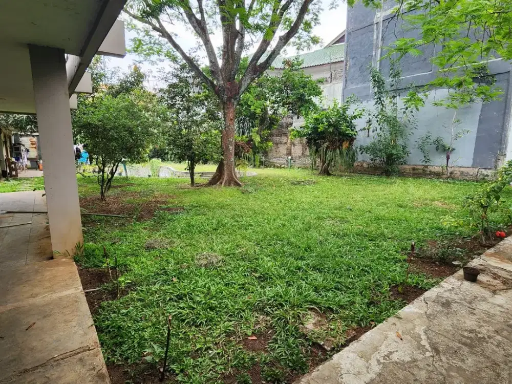 Rumah Luas Hanya Hitung Tanah Strategis di Mainroad Cipaganti Bandung