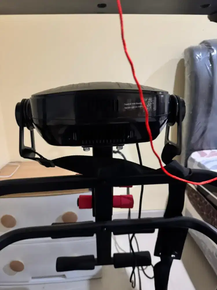 Treadmill T690M