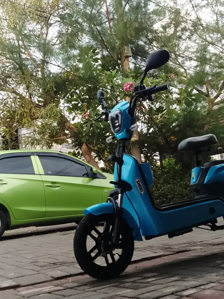 SEPEDA LISTRIK MEREK LARIZZ