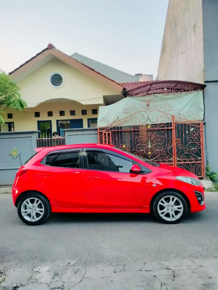 Mazda 2 R 2011 automatic