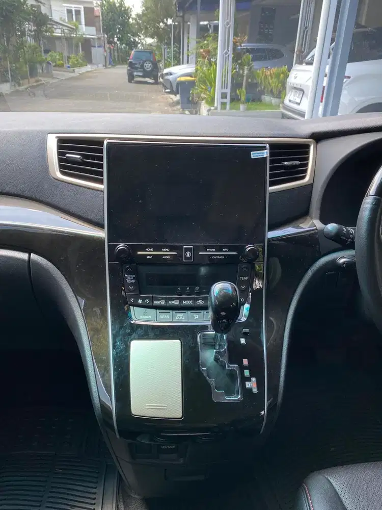 Toyota Vellfire 2013 Bensin