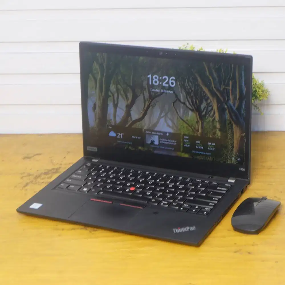 SLIM Laptop Lenovo Thinkpad T490 CORE I7 gen 8 RAM 8 SSD