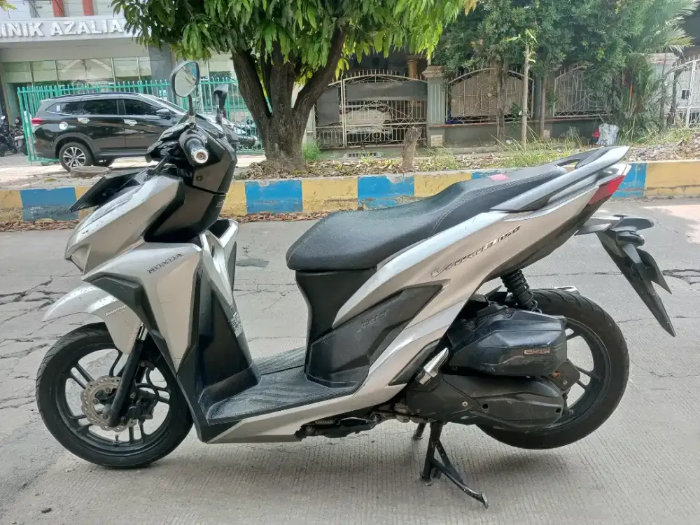 Dijual cepat motor Honda Vario 150cc 13,5jt
