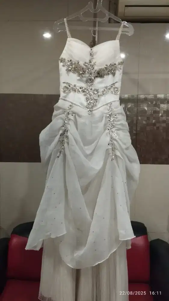 Dress dan baju pesta