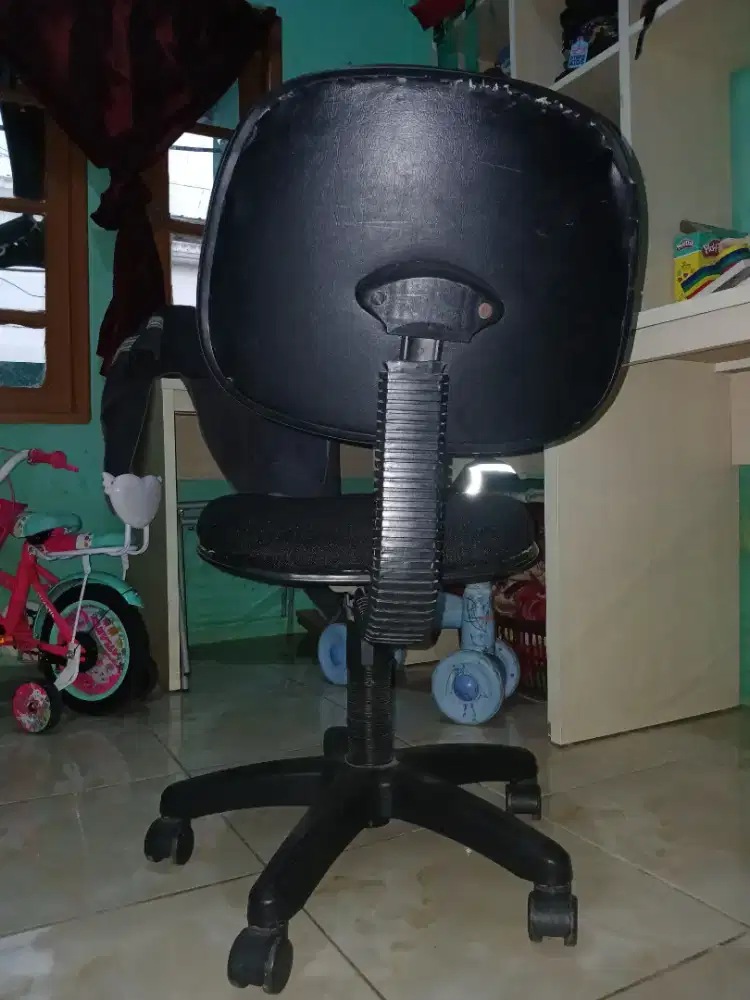 Take all 2 pcs kursi kantor atau kerja