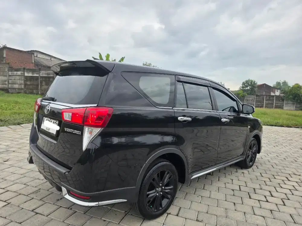 Innova Venturer 2019 pmk matic gasoline bukan Innova V 2020 bensin