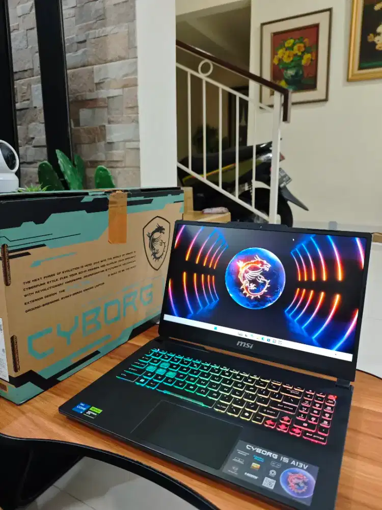 Laptop MSI Thin 15 RTX4060 I5 13420H x rog tuf victus