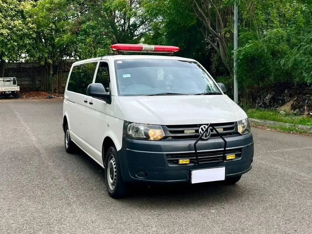 VW Transporter ambulance Diesel MT  
2013