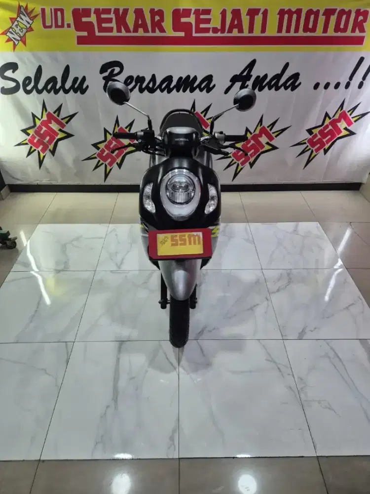 Scoopy iss fashion remot