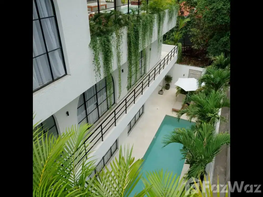 6 Bedroom Villa for sale in Kerobokan, Bali