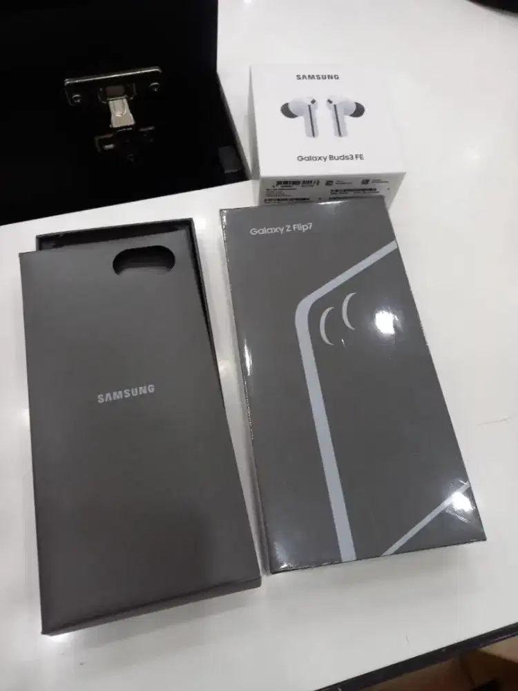 Cicilan 0% Samsung Flip 7 - Erafone Paragon