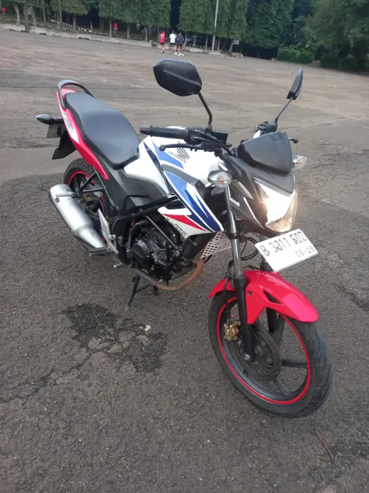 Honda cb150R 2014 tricolor RWB special edition