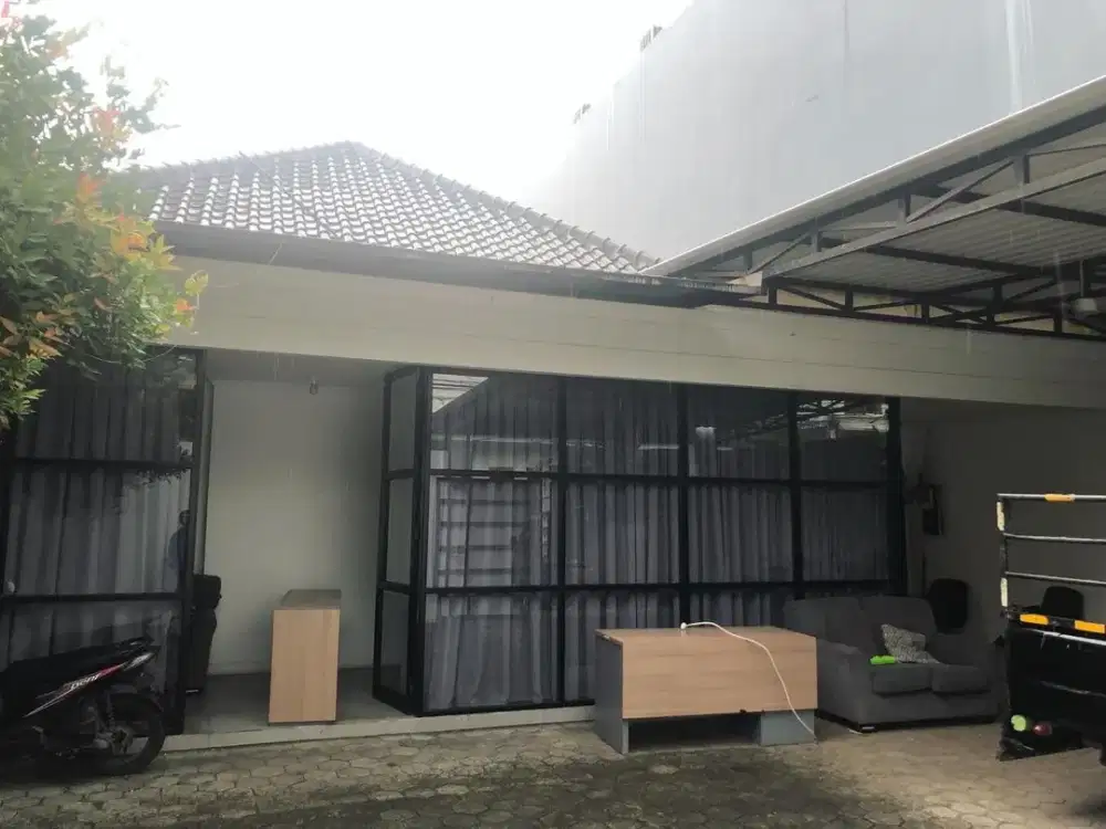 Rumah Bagus & Strategis, Menteng Area, Cocok Kantor