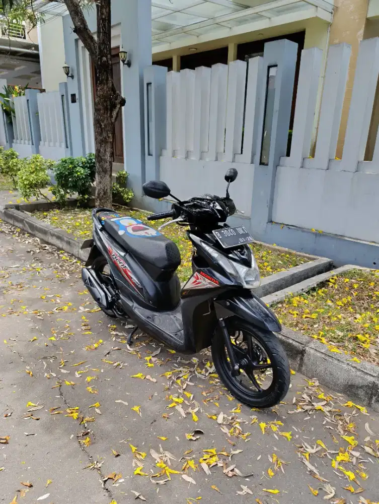 Bissmillah dijual motor Honda beat fi esp 2016 istimewa.