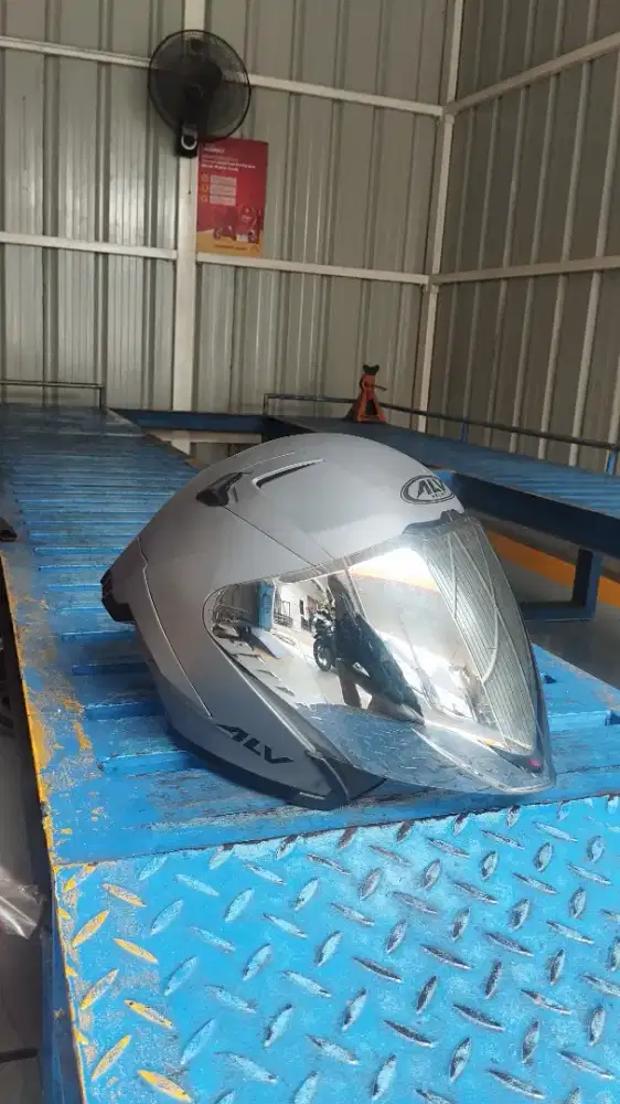 Helm keren plus intercom mantap