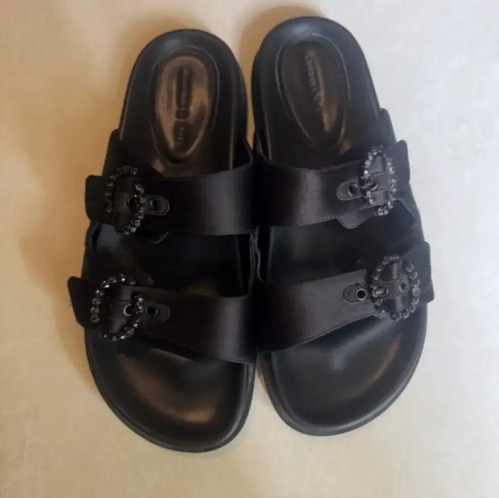 Sandal Charles and Keith original
