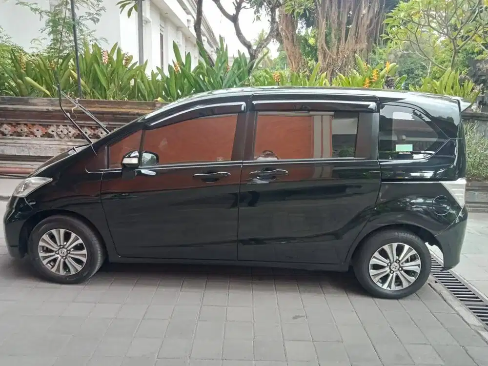 HONDA FREED E/PSD MATIC 2015 HITAM TIPE TERTINGGI
