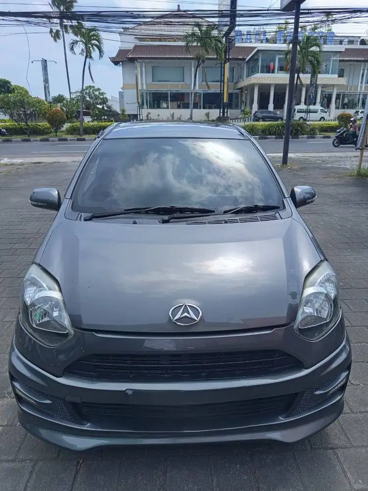 Dihatsu Ayla M Sporty A/T Tahun 2014 Warna Abu-Abu ( PAJAK ON )