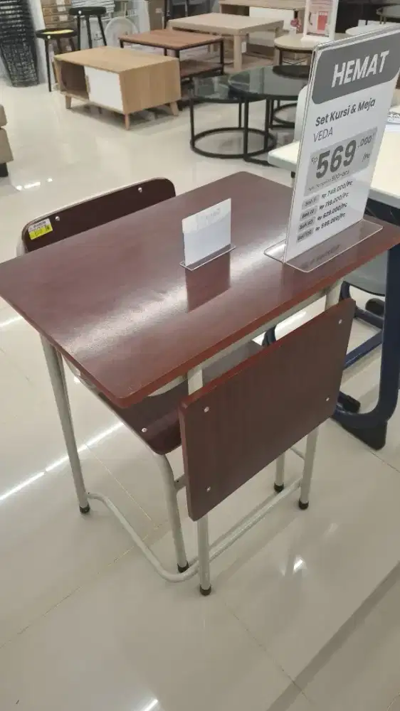 Meja belajar selma