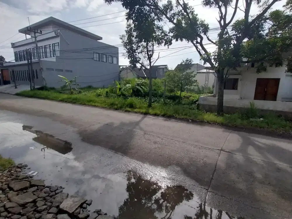 Jual 3 kavling tanah ada bonus bangunan komp bumi parahyangan kencana