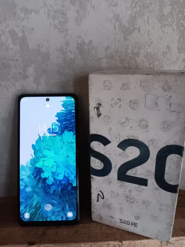 Samsung galaxy s20 fe 8+8/128 Gb fullset mulus segel like new no minus